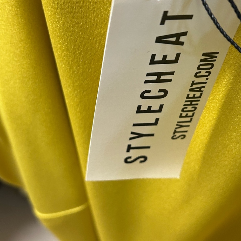 Stylecheat Chartreuse Asymmetrical Ruffled Halter Dress - Picture 6 of 10